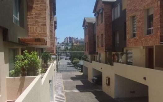CASA EN VENTA AMAGASÍ – CERCA COLEGIO SEK | CONJUNTO PRIVADO | 3 DORMITORIOS | 2 PARQUEADEROS
