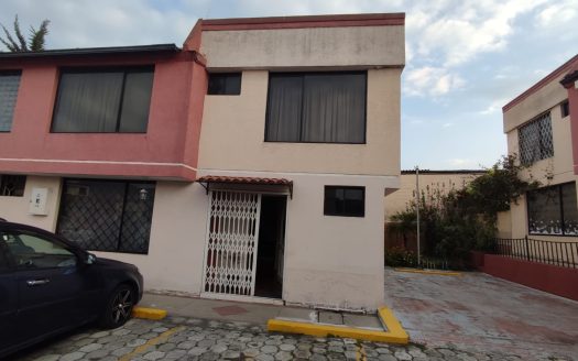 CASA ESQUINERA EN VENTA EN CONJUNTO PRIVADO – SECTOR URBANIZACIÓN EL CONDADO