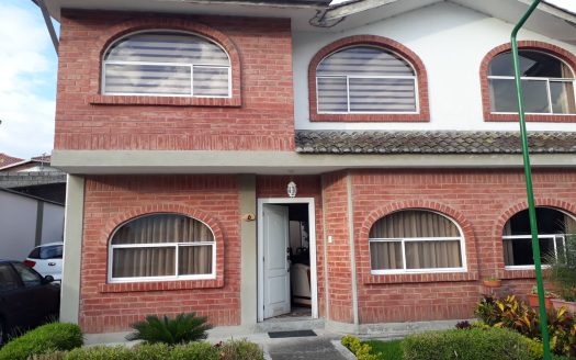 Casa en Venta, sector La Armenia, valle de los Chillos