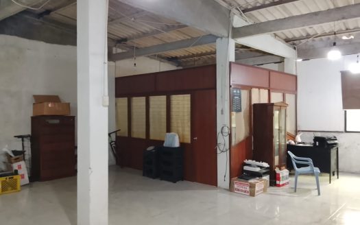 ALQUILER DE BODEGA EN LOMAS DE URDESA